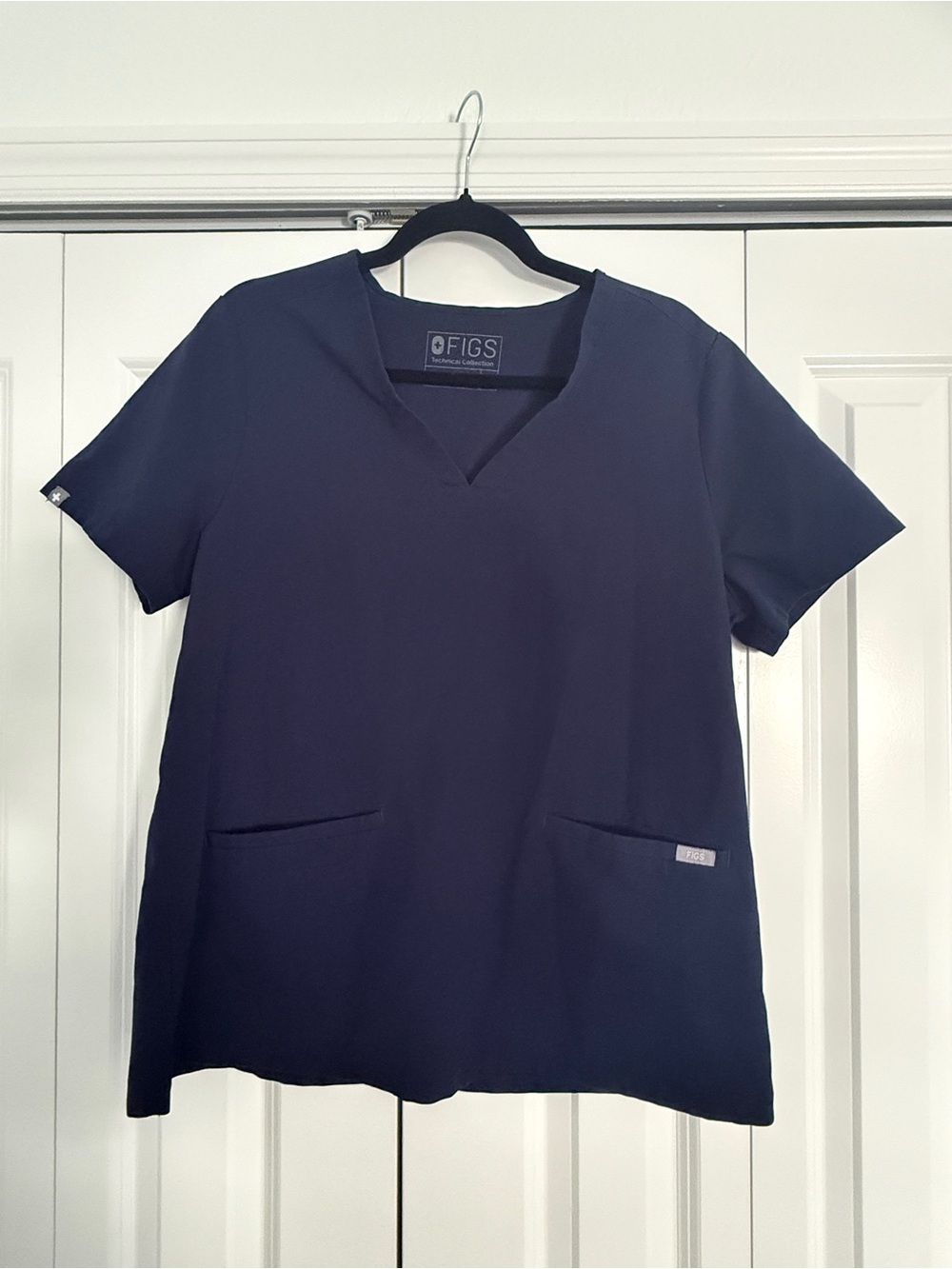 FIGS Navy V-Neck Short Sleeve Scrub Top